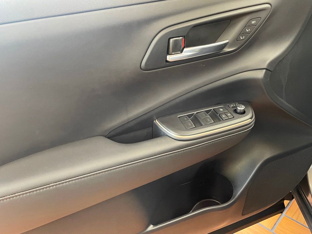 2023 Toyota Crown Limited AWD - 22936197 - 13