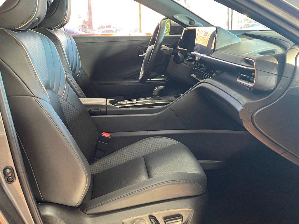 2023 Toyota Crown Limited AWD - 22936197 - 21