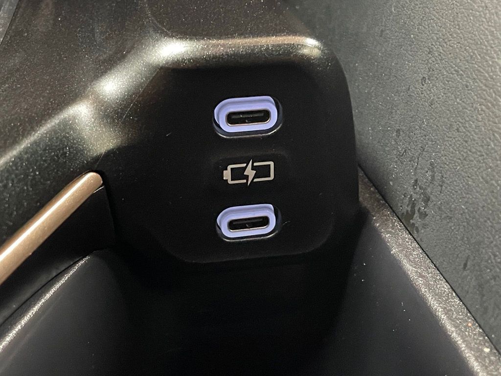 2023 Toyota Crown Limited AWD - 22936197 - 28