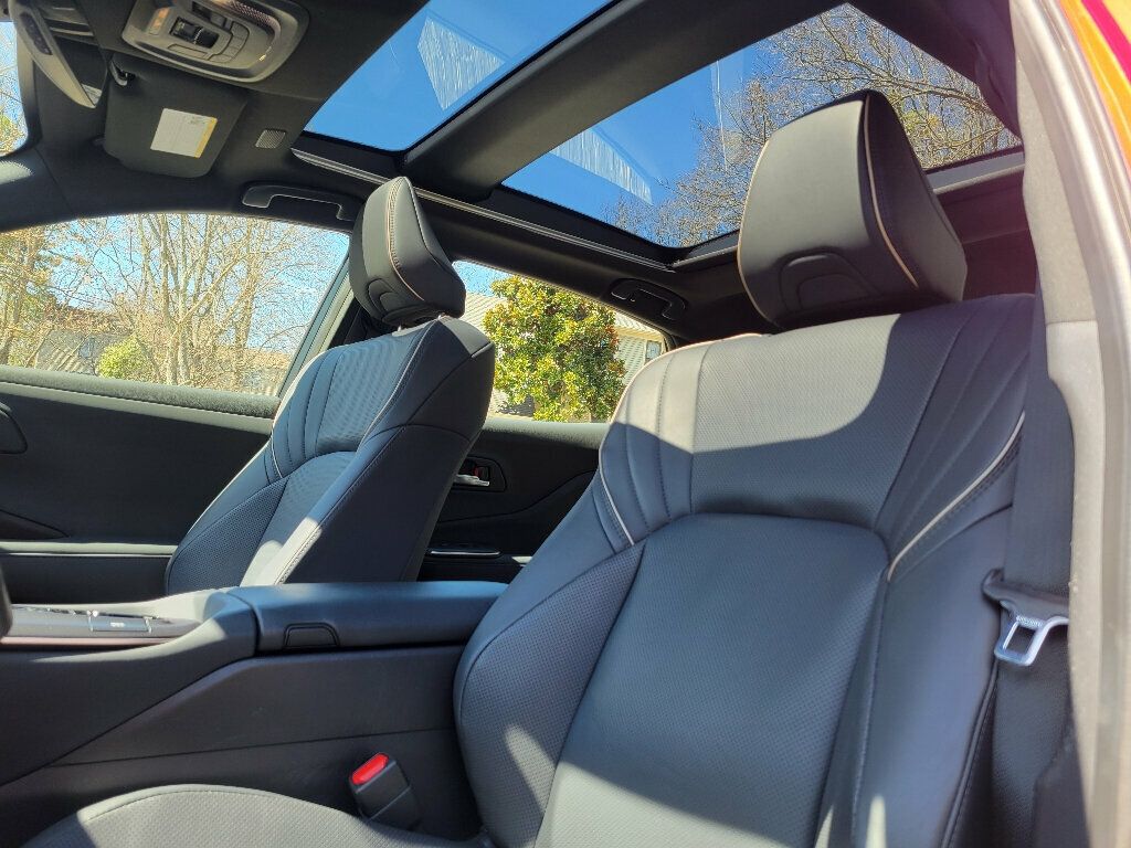 2023 Toyota Crown Platinum photo 13