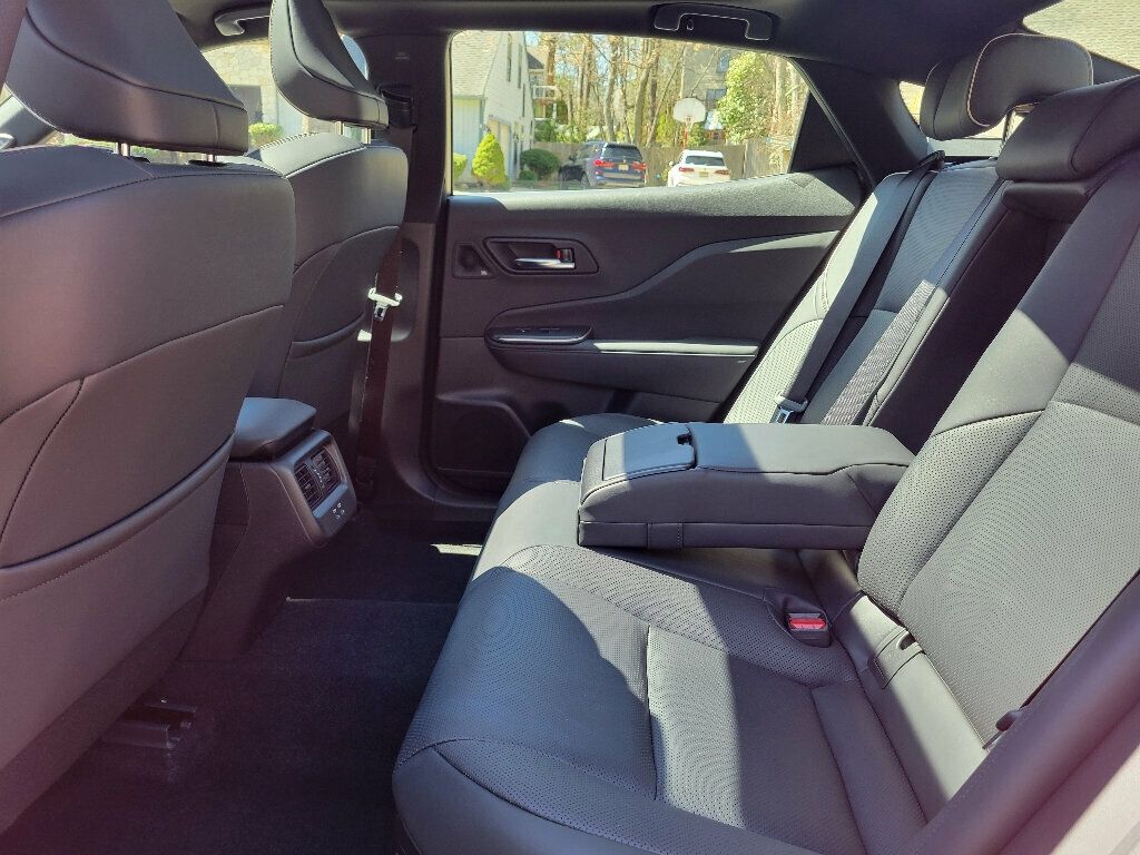 2023 Toyota Crown Platinum photo 14