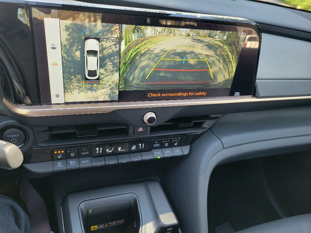 2023 Toyota Crown Platinum photo 28