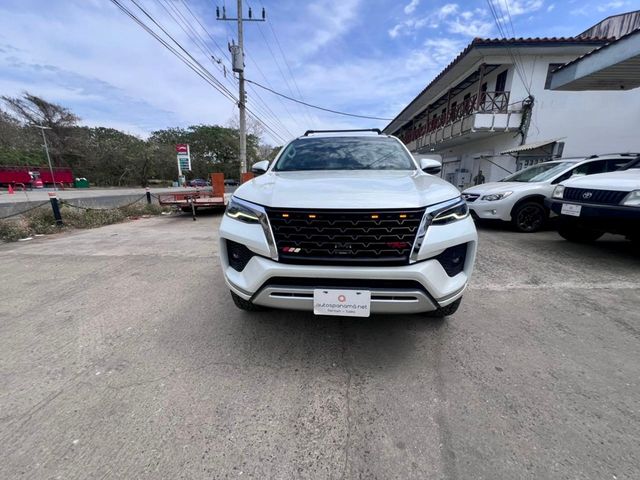 2023 Toyota Fortuner SVR 2.8 Turbo Diesel Un solo dueno y extras - 23008098 - 1