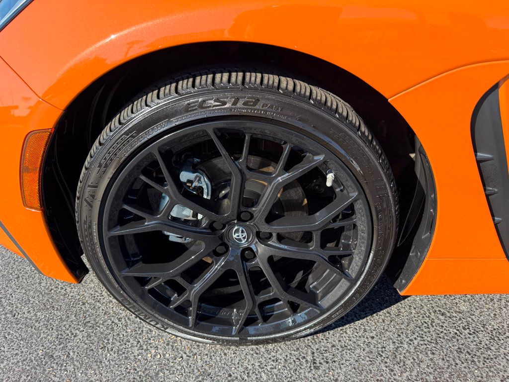 2023 Toyota GR86 10th Anniversary Special Edition Automatic - 22948272 - 32