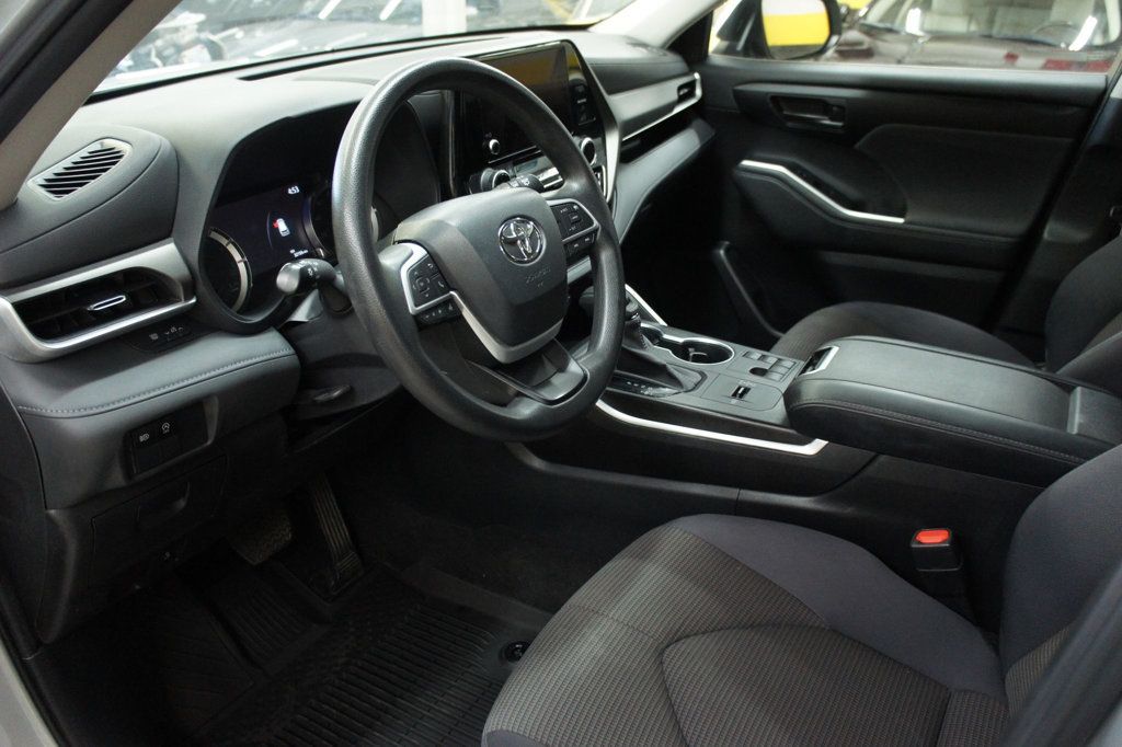 2023 Toyota Highlander 1-Owner, Great Shape! - 23072160 - 29