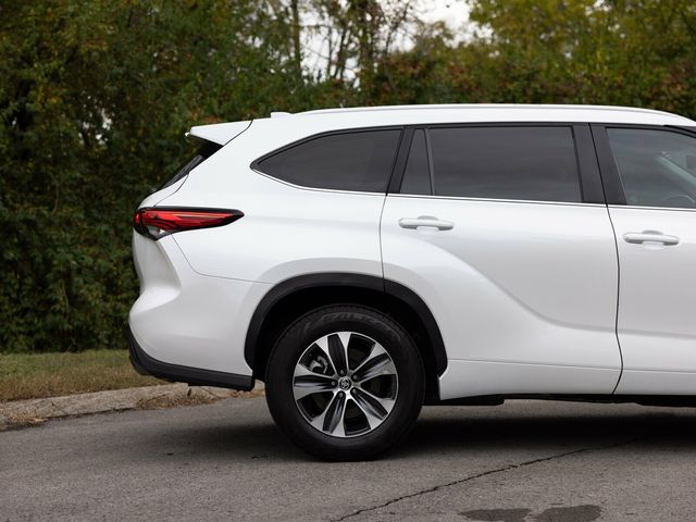 2023 Toyota Highlander 3rd Row Seating, Wireless CarPlay, Heated Seats - 22936812 - 9