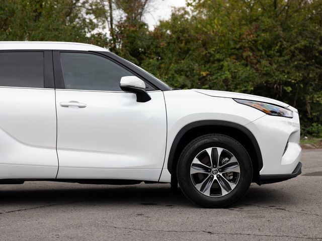 2023 Toyota Highlander 3rd Row Seating, Wireless CarPlay, Heated Seats - 22936812 - 11