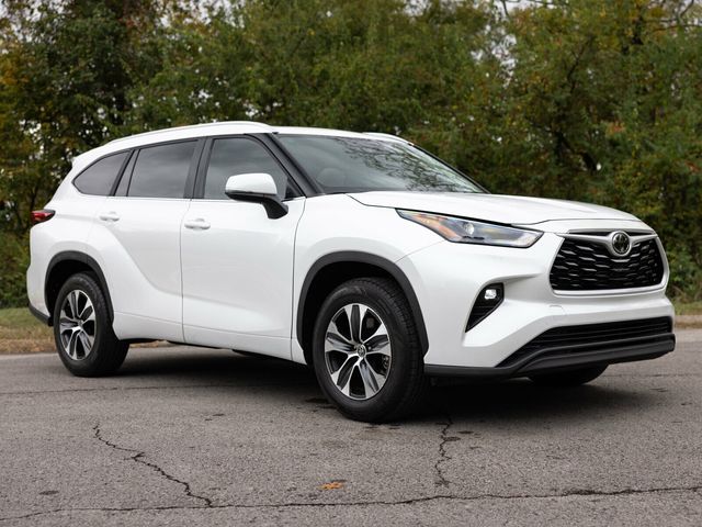 2023 Toyota Highlander 3rd Row Seating, Wireless CarPlay, Heated Seats - 22936812 - 12