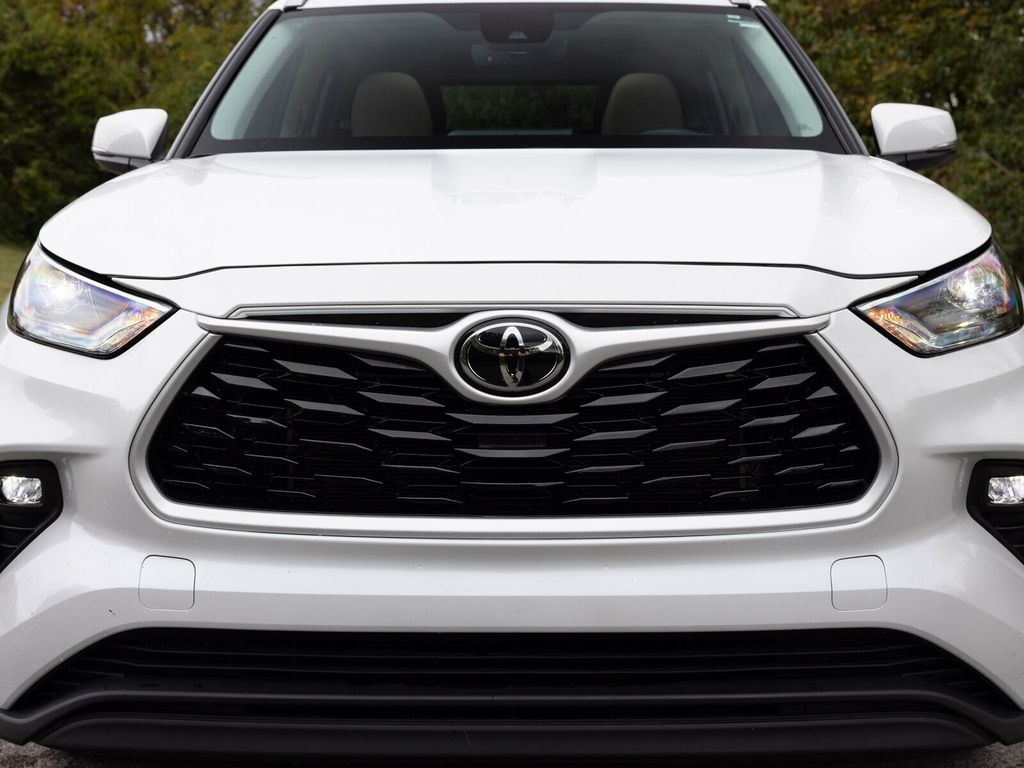 2023 Toyota Highlander 3rd Row Seating, Wireless CarPlay, Heated Seats - 22936812 - 16