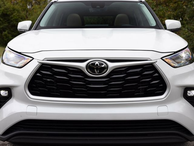 2023 Toyota Highlander 3rd Row Seating, Wireless CarPlay, Heated Seats - 22936812 - 16