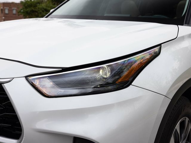 2023 Toyota Highlander 3rd Row Seating, Wireless CarPlay, Heated Seats - 22936812 - 17