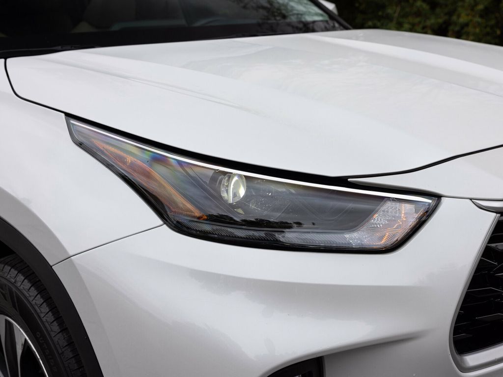 2023 Toyota Highlander 3rd Row Seating, Wireless CarPlay, Heated Seats - 22936812 - 18