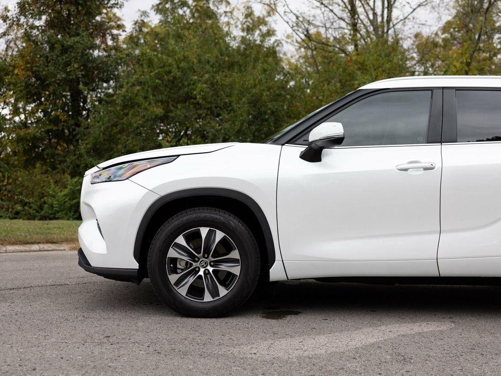 2023 Toyota Highlander 3rd Row Seating, Wireless CarPlay, Heated Seats - 22936812 - 2