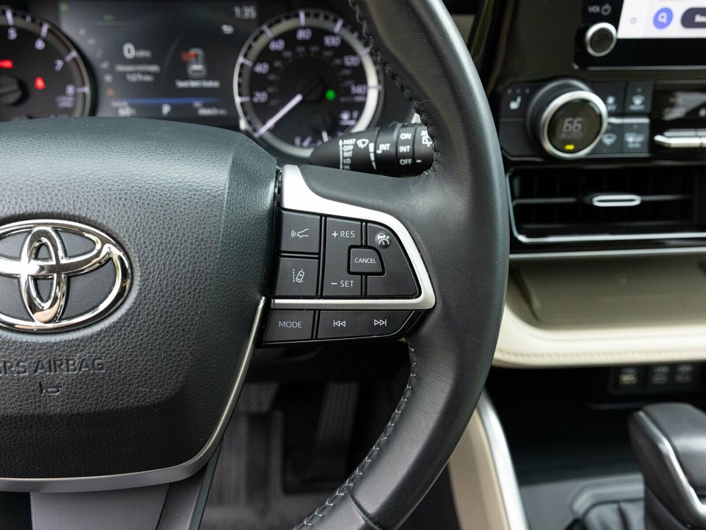 2023 Toyota Highlander 3rd Row Seating, Wireless CarPlay, Heated Seats - 22936812 - 30