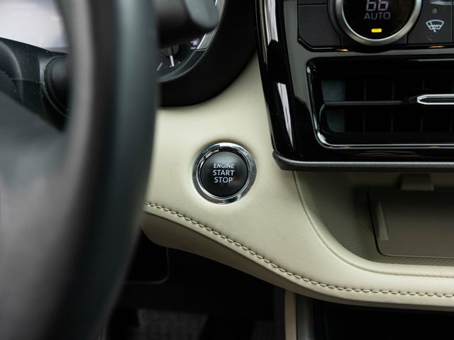 2023 Toyota Highlander 3rd Row Seating, Wireless CarPlay, Heated Seats - 22936812 - 32