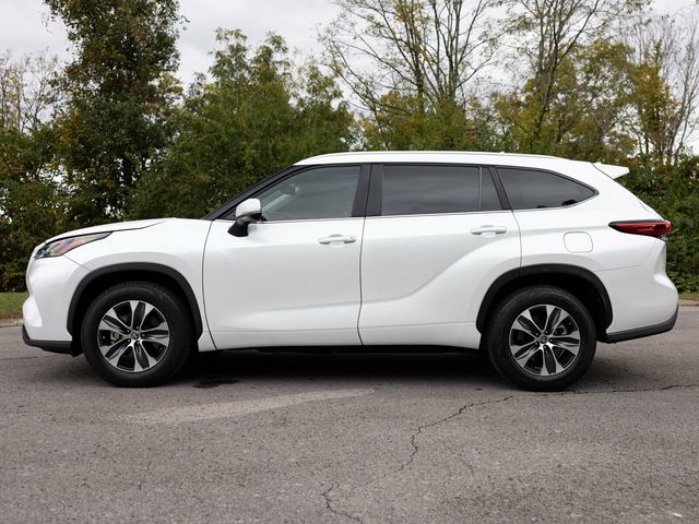 2023 Toyota Highlander 3rd Row Seating, Wireless CarPlay, Heated Seats - 22936812 - 3