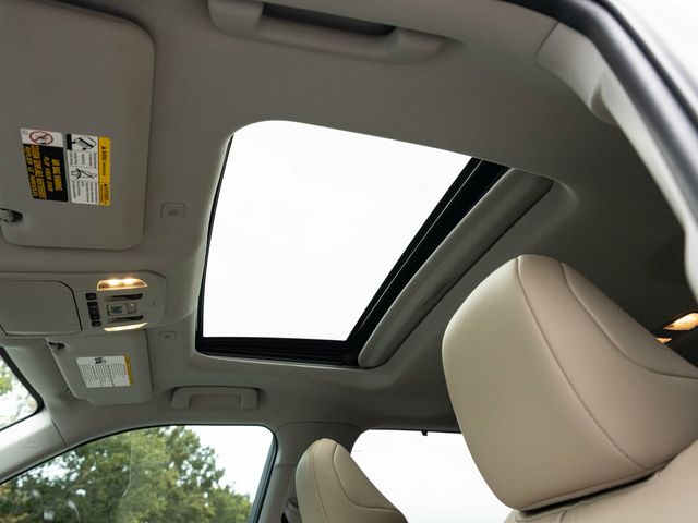 2023 Toyota Highlander 3rd Row Seating, Wireless CarPlay, Heated Seats - 22936812 - 41