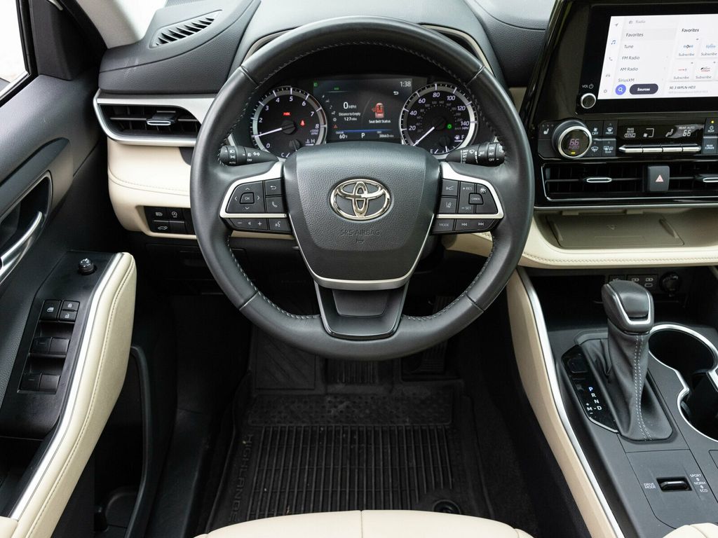 2023 Toyota Highlander 3rd Row Seating, Wireless CarPlay, Heated Seats - 22936812 - 42