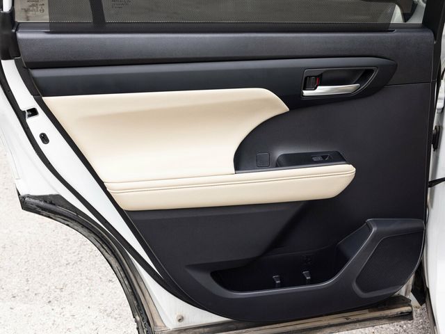 2023 Toyota Highlander 3rd Row Seating, Wireless CarPlay, Heated Seats - 22936812 - 44