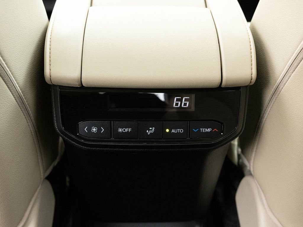 2023 Toyota Highlander 3rd Row Seating, Wireless CarPlay, Heated Seats - 22936812 - 49