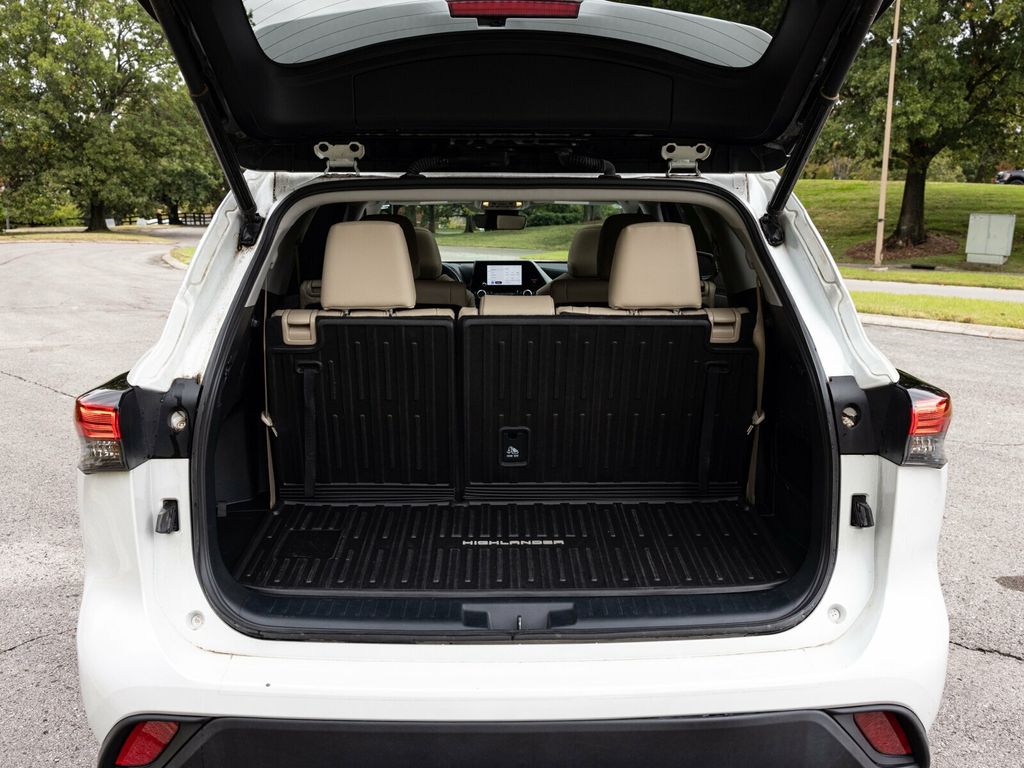 2023 Toyota Highlander 3rd Row Seating, Wireless CarPlay, Heated Seats - 22936812 - 51