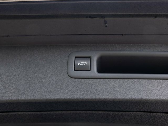 2023 Toyota Highlander 3rd Row Seating, Wireless CarPlay, Heated Seats - 22936812 - 53