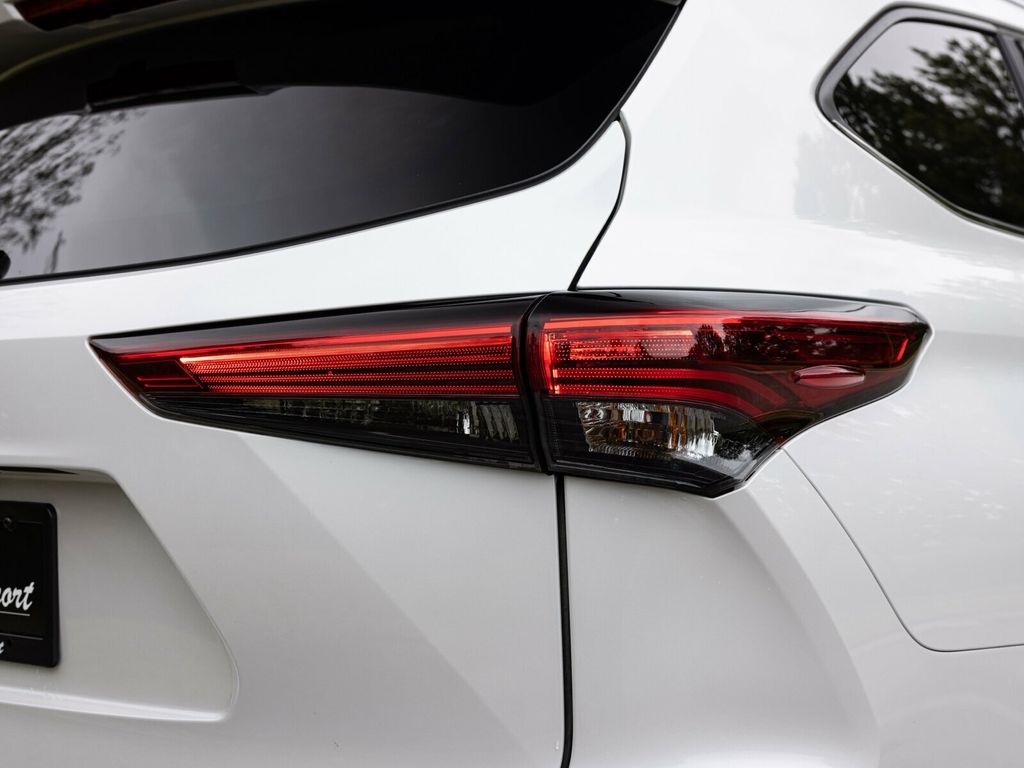 2023 Toyota Highlander 3rd Row Seating, Wireless CarPlay, Heated Seats - 22936812 - 54