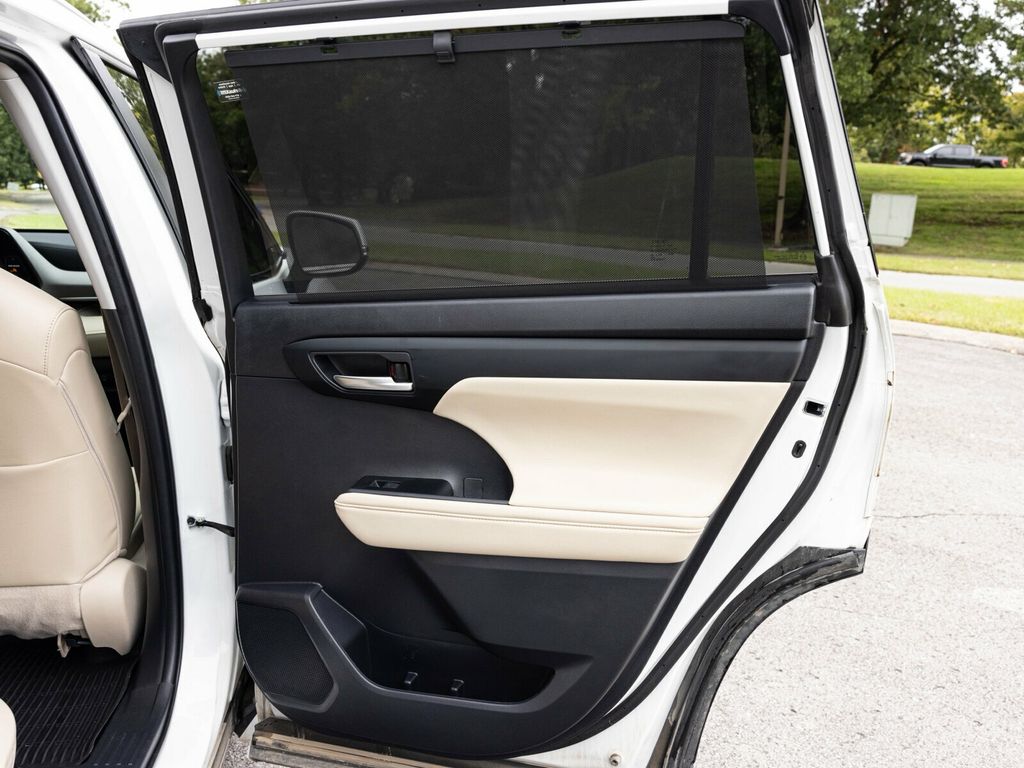 2023 Toyota Highlander 3rd Row Seating, Wireless CarPlay, Heated Seats - 22936812 - 58