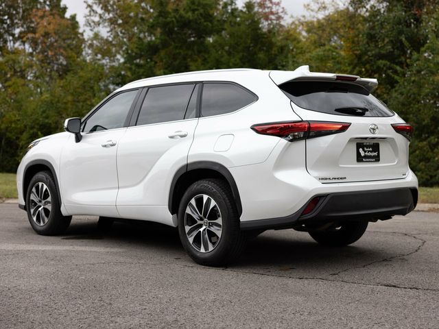 2023 Toyota Highlander 3rd Row Seating, Wireless CarPlay, Heated Seats - 22936812 - 5