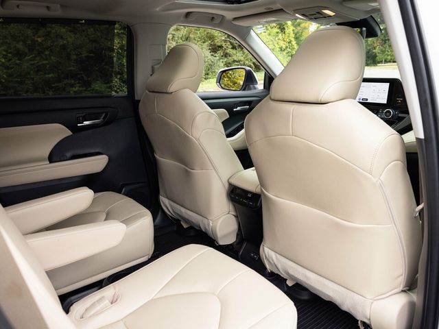 2023 Toyota Highlander 3rd Row Seating, Wireless CarPlay, Heated Seats - 22936812 - 59