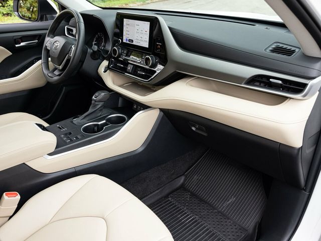 2023 Toyota Highlander 3rd Row Seating, Wireless CarPlay, Heated Seats - 22936812 - 62
