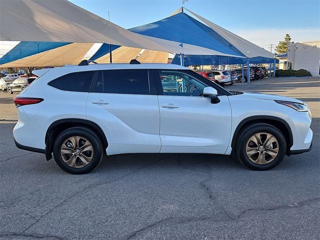 2023 Toyota Highlander Hybrid Bronze Edition FWD - 22773194 - 4