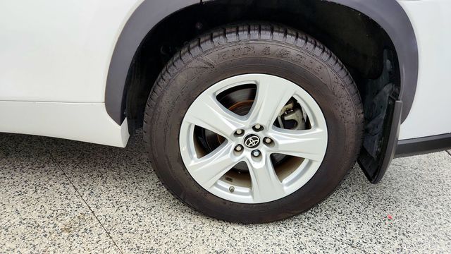 2023 Toyota Highlander Hybrid LE AWD w/ 3-Row Seating & Toyota Safety Sense - 23089998 - 8
