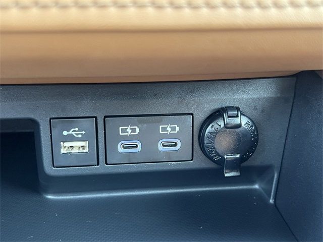 2023 Toyota Highlander Hybrid Platinum photo 30