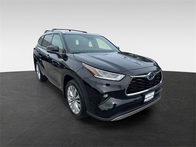 2023 Toyota Highlander Hybrid Platinum photo 7