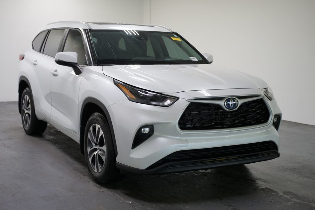 Used Toyota Highlander Hybrid Xle Awd At Penskecars Com Serving Bloomfield Hills Mi Iid