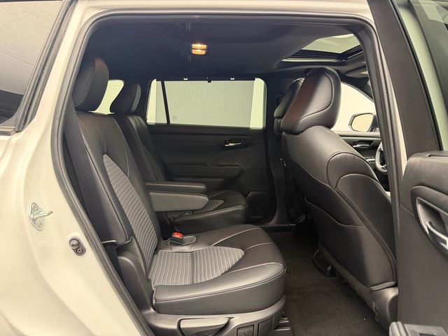 2023 Toyota Highlander L AWD - 23017767 - 39