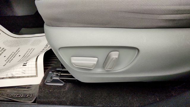 2023 Toyota Highlander LE - 23016239 - 10