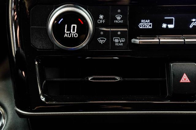 2023 Toyota Highlander L FWD - 23007661 - 30