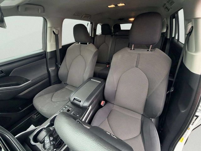 2023 Toyota Highlander L FWD - 23037393 - 19