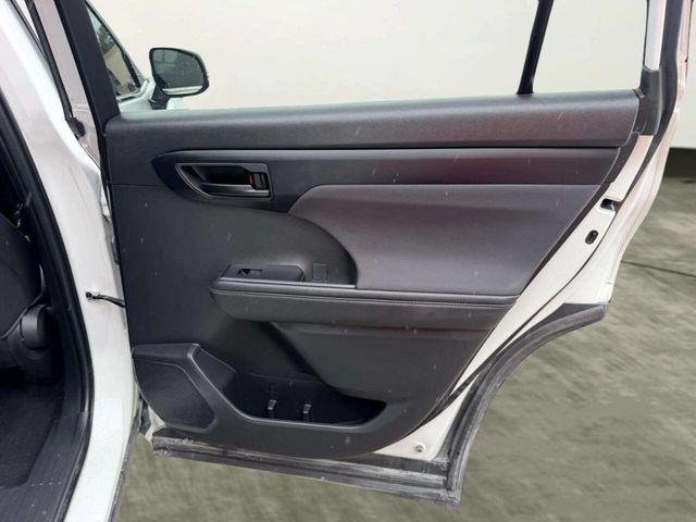 2023 Toyota Highlander L FWD - 23037393 - 27