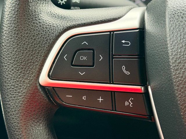 2023 Toyota Highlander L FWD - 23037393 - 38