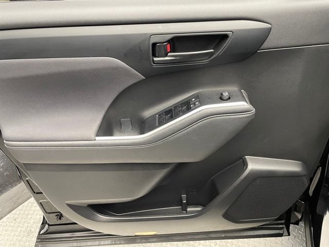 2023 Toyota Highlander L FWD - 22884433 - 9