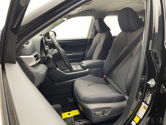 2023 Toyota Highlander L FWD - 22884433 - 13