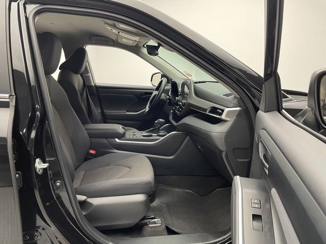 2023 Toyota Highlander L FWD - 22884433 - 17