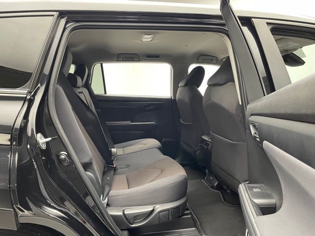 2023 Toyota Highlander L FWD - 22884433 - 35