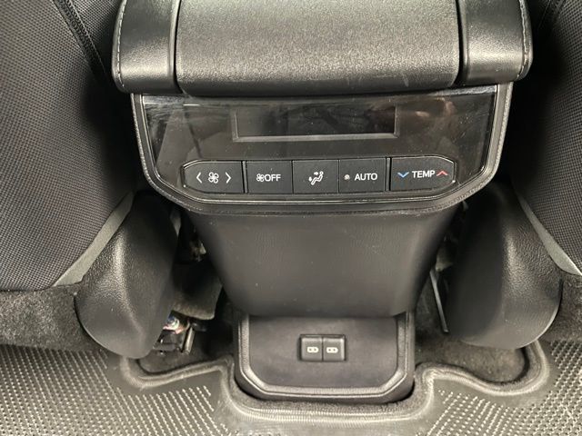 2023 Toyota Highlander L FWD - 22884433 - 37