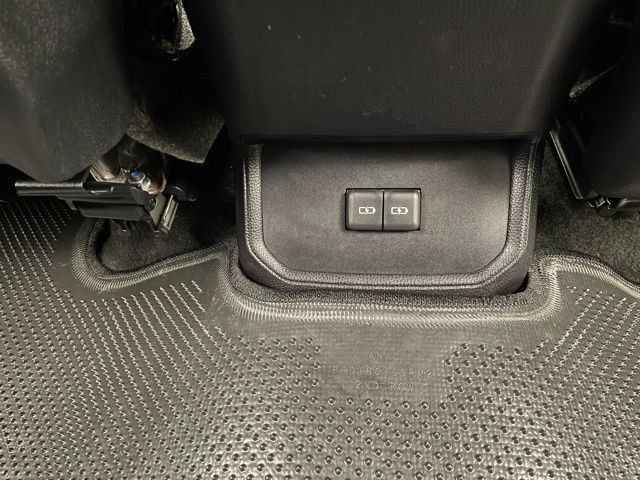 2023 Toyota Highlander L FWD - 22884433 - 38
