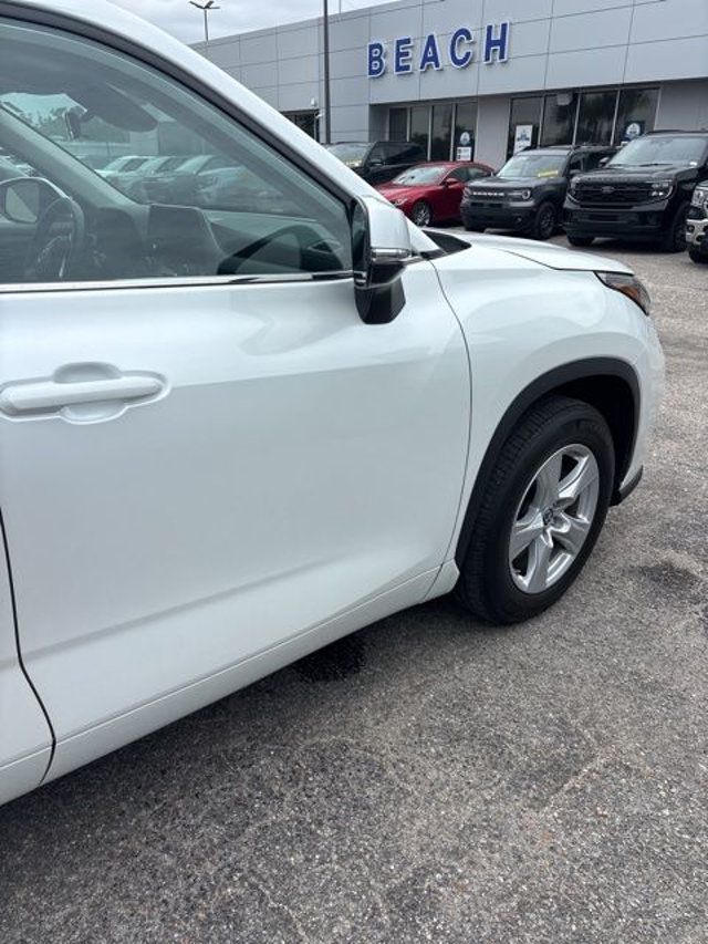 2023 Toyota Highlander L FWD - 23021835 - 9