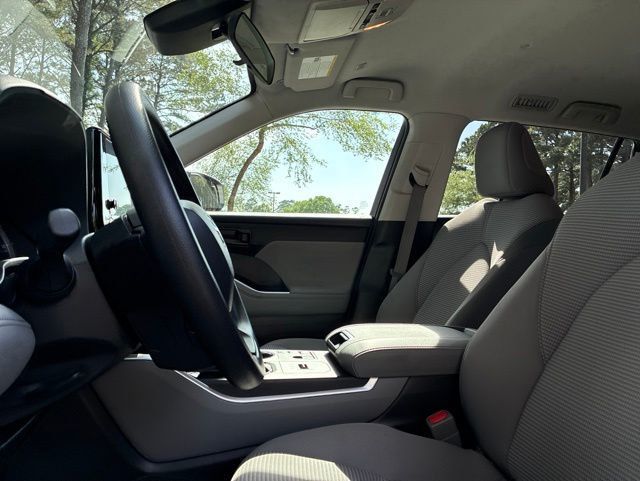 2023 Toyota Highlander L FWD - 23021835 - 16